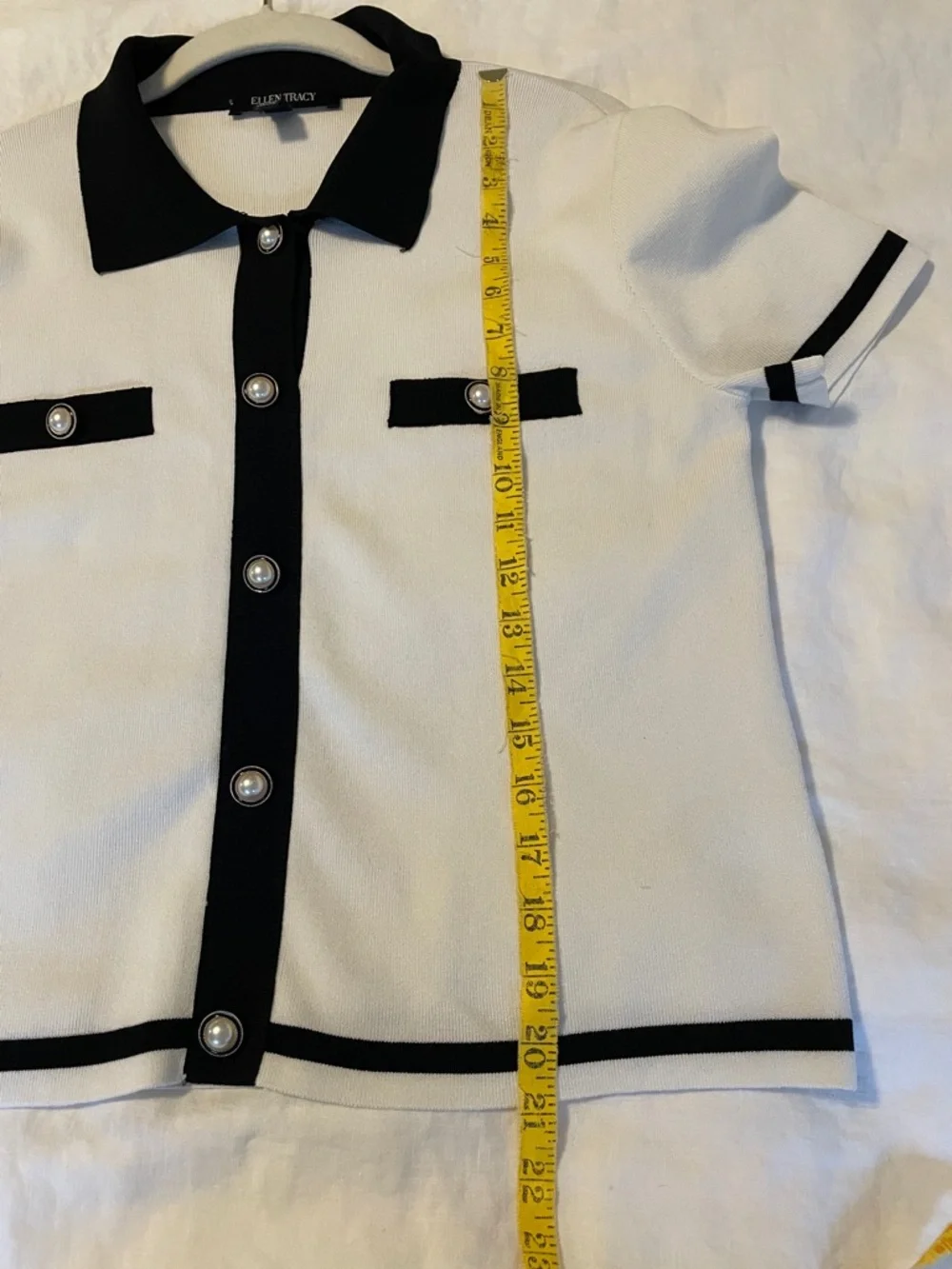 Ellen Tracy Light Cream and Black Short-Sleeve Knit Cardigan - Picture 4 of 7